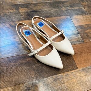Dolce Vita Slingback Pointed-Toe Flats in Cream
